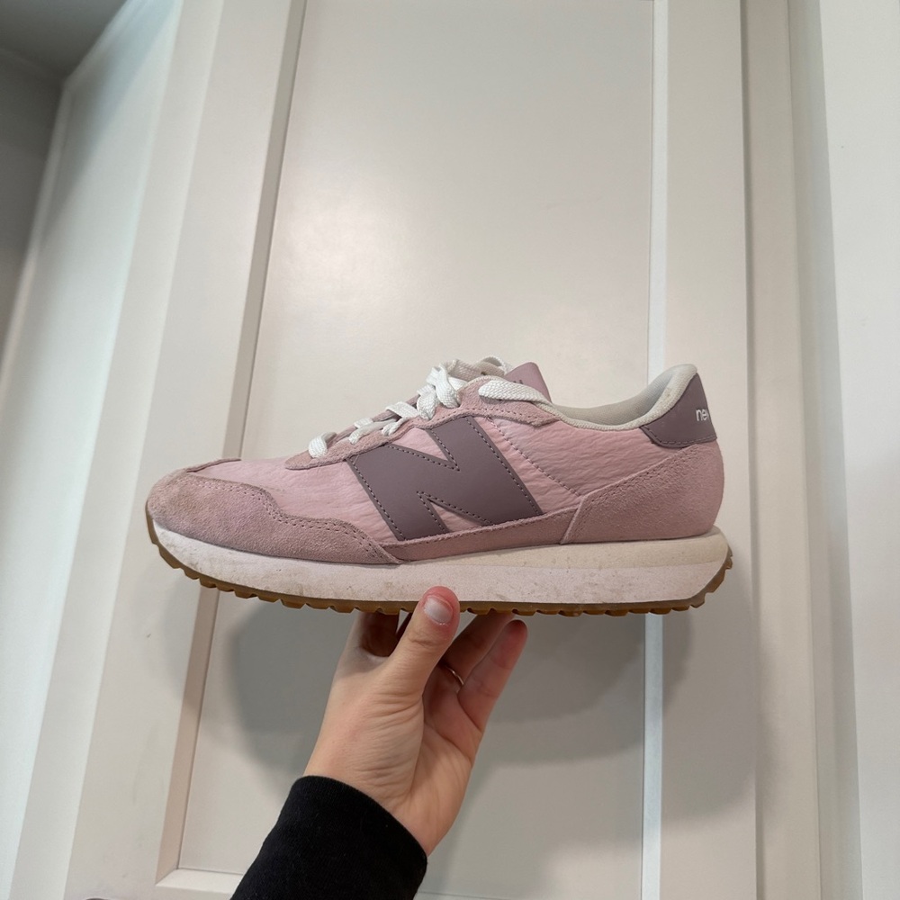 New Balance 237 - Picture 2 of 8